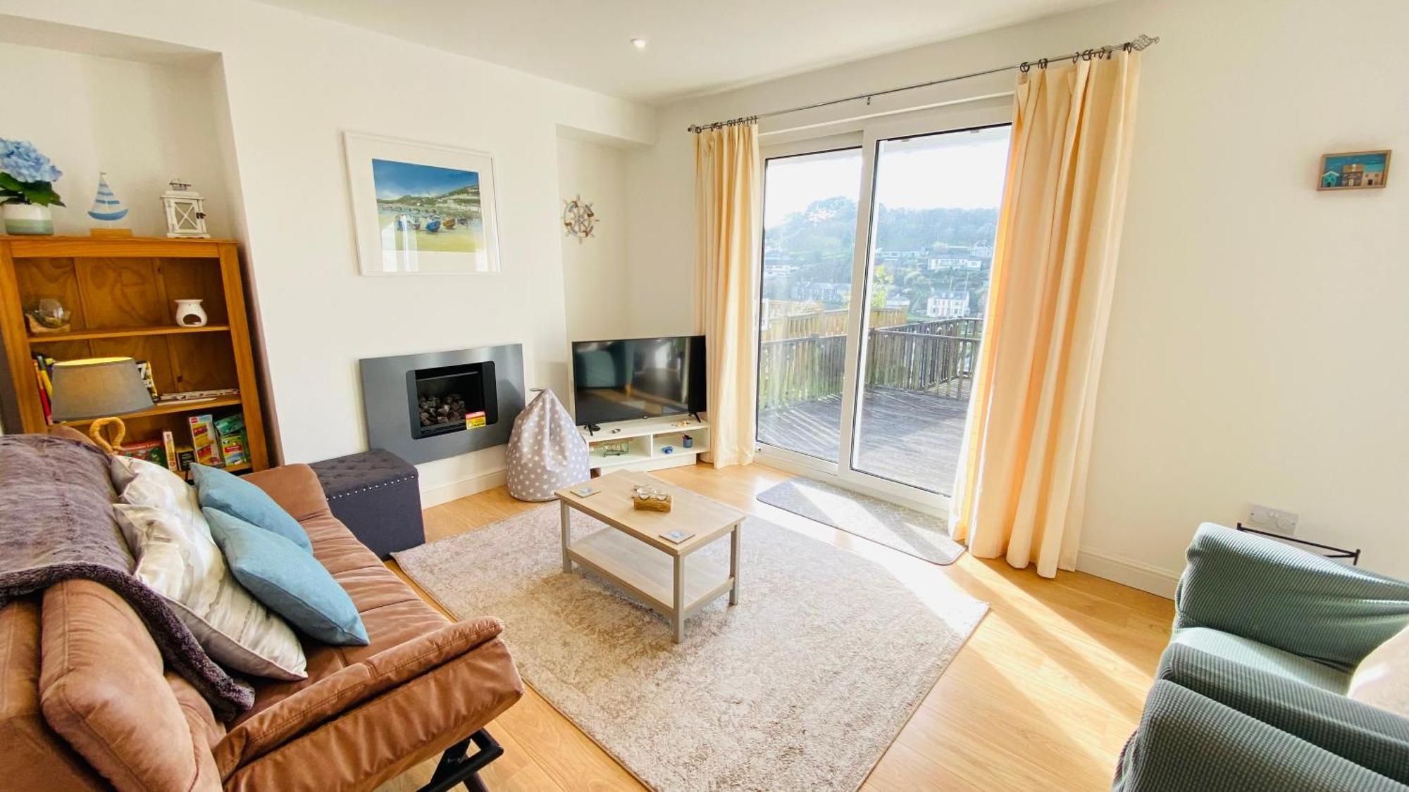 The Hillocks, Looe - Two Bedroom House With Fabulous Views Of Looe Town And Harbour 외부 사진