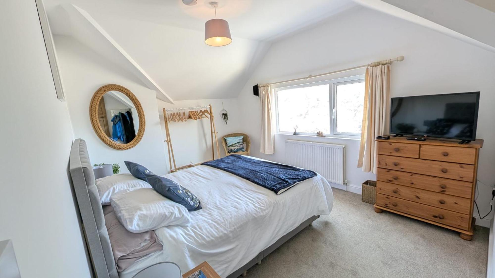 The Hillocks, Looe - Two Bedroom House With Fabulous Views Of Looe Town And Harbour 외부 사진