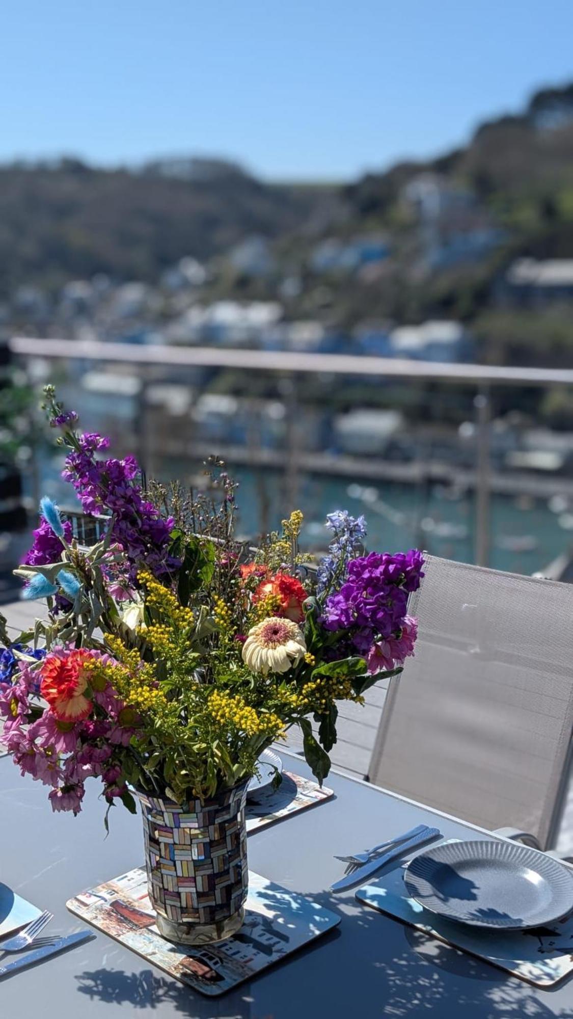 The Hillocks, Looe - Two Bedroom House With Fabulous Views Of Looe Town And Harbour 외부 사진